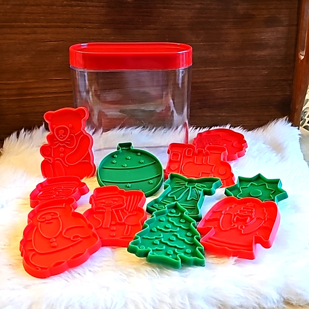 Vintage cookie cutter set